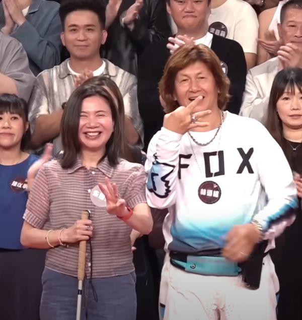 注与周星驰梁朝伟是同学儿子是前TVB演员麻将胡了app65岁前男星参加比赛惹关(图5) 注与周星驰梁朝伟是同学儿子是前TVB演员麻将胡了app65岁前男星参加比赛惹关(图5)