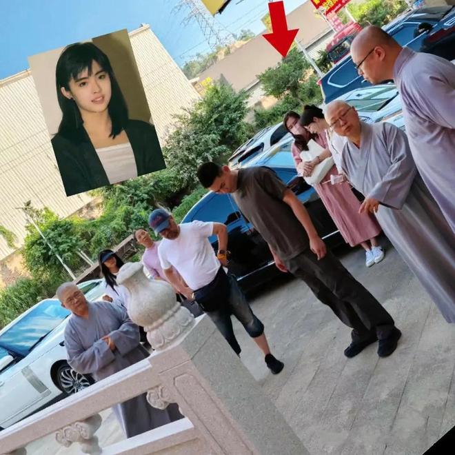 州穿粉裙配小白鞋超优雅麻将胡了王祖贤现身泉(图5) 州穿粉裙配小白鞋超优雅麻将胡了王祖贤现身泉(图5)