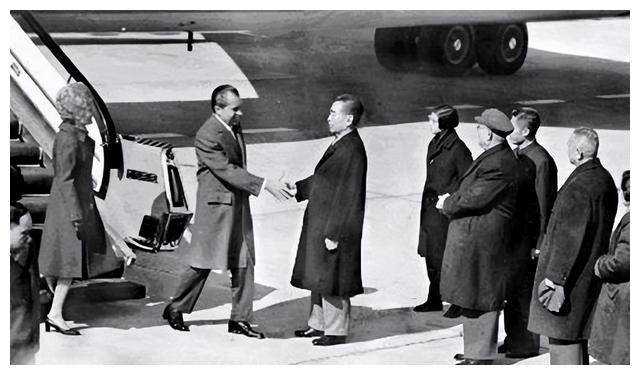 松夫人一盒香烟接着说一番话让她激动不已麻将胡了试玩平台1972年周恩来送尼克(图2)