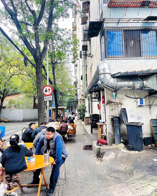 ”炒菜15元起藏在市井的烟火气！麻将胡了成都街头经典的“家常饭馆(图2)