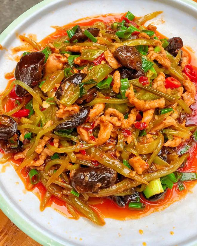 ”炒菜15元起藏在市井的烟火气！麻将胡了成都街头经典的“家常饭馆