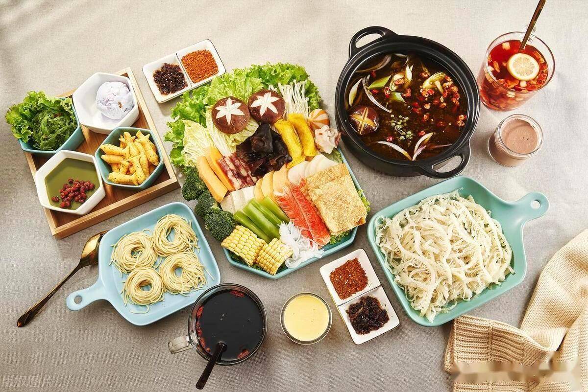 势：从回归本质到直播破圈老板必看生存指南麻将胡了试玩网站免费2025火锅业6大趋(图2)