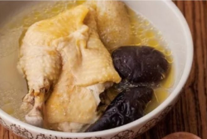 ”！肉质肥厚、香气独特且营养极高咋做好吃麻将胡了2模拟器试玩它被誉为“菌中之王(图6)